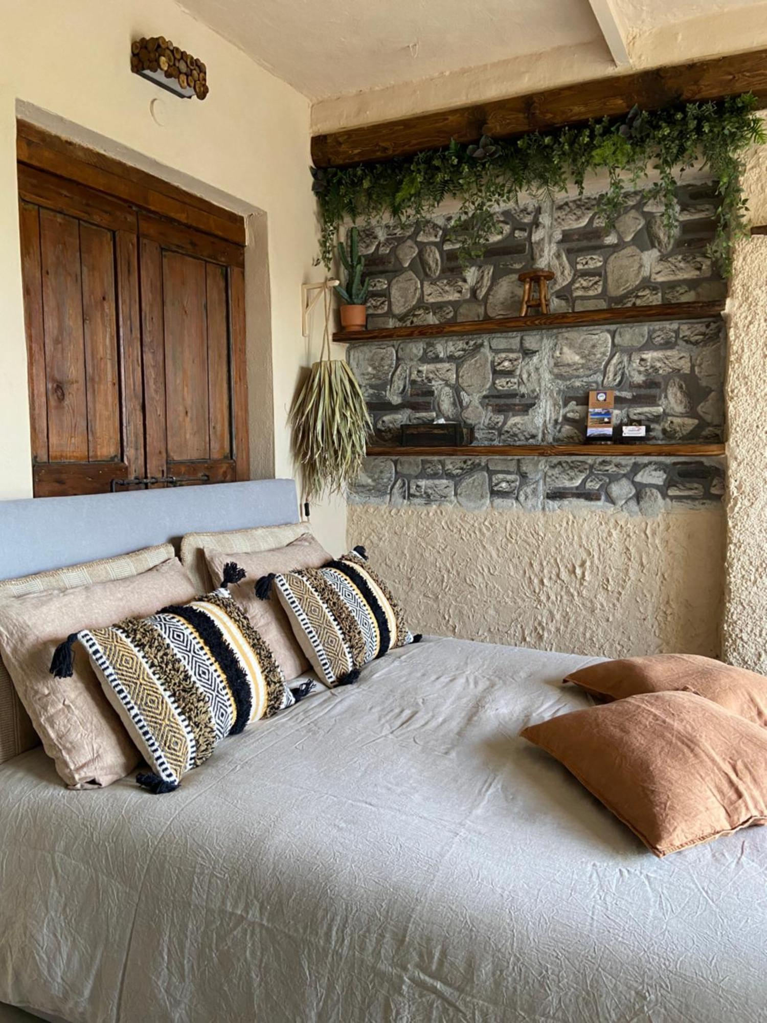 Bed And Adventure Tramontana Resort - Camera Vista Castilenti Eksteriør bilde